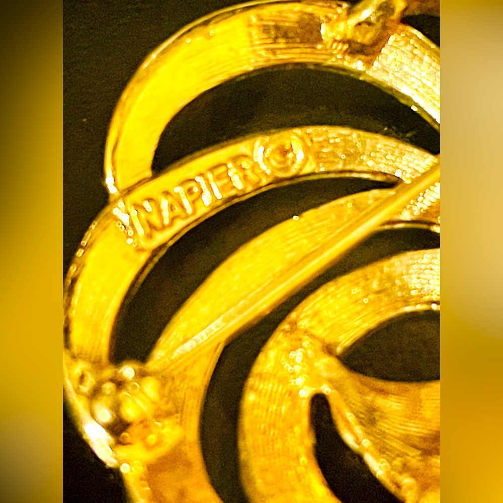 Vintage NAPIER Gold Swirl Brooch - Picture 3 of 6